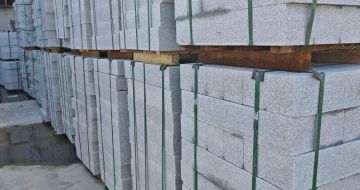 鹤岗芝麻白路牙石，路侧石