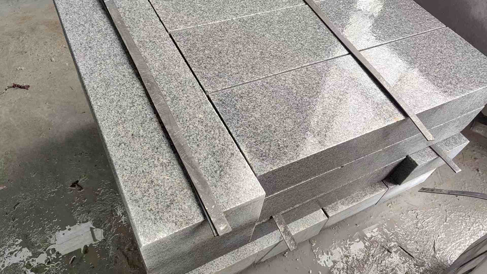 鹤岗芝麻灰 芝麻白 路牙石 路侧石 马路牙子